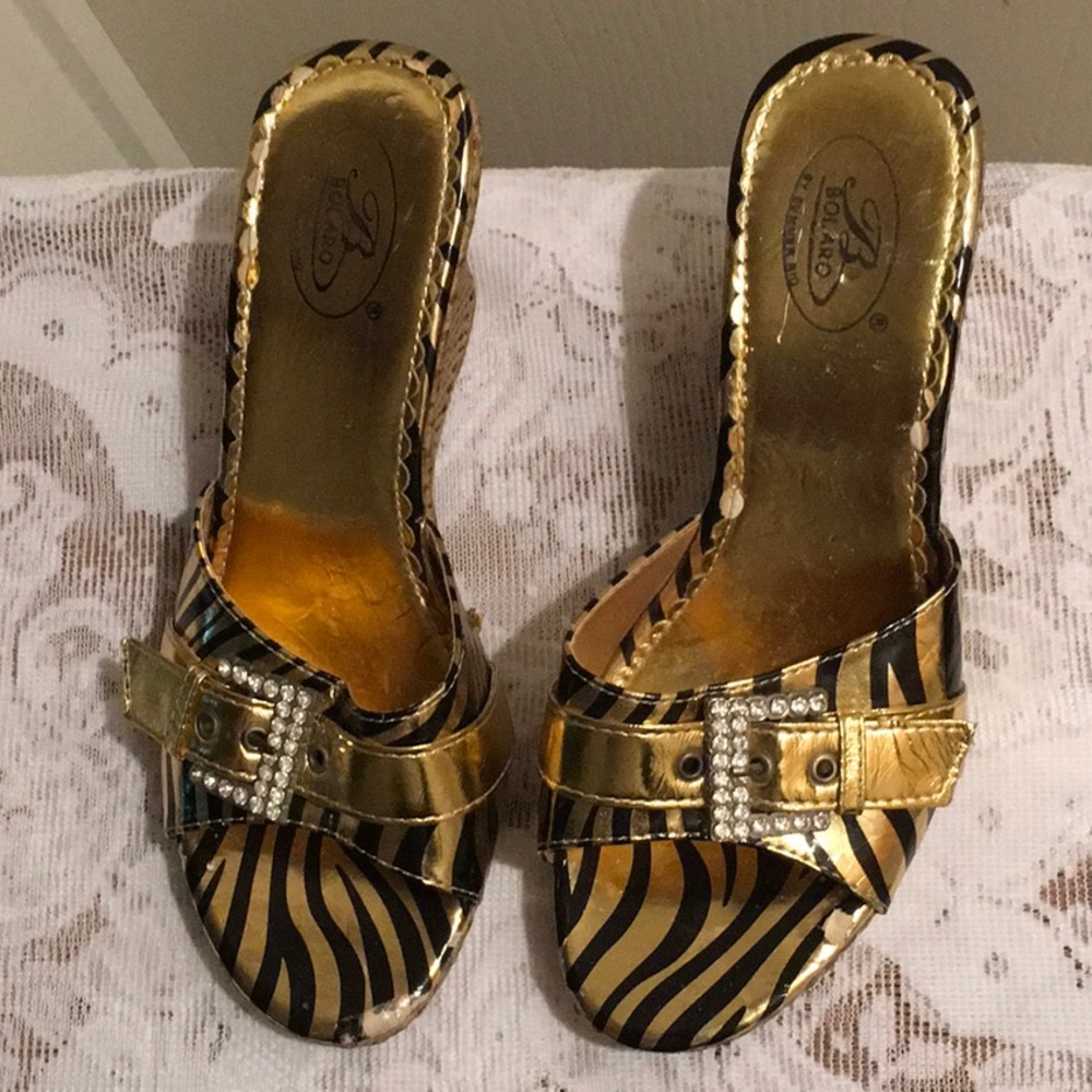 SHOES WEDGE SLIDES,GOLD&BLACK,W/BLING BUCKLE VEGAS